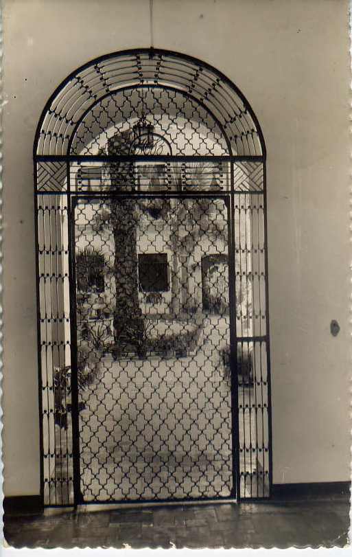 CORDOBA --1953-- Semi-moderna---   Cancela De Un Tipico Patio - Córdoba