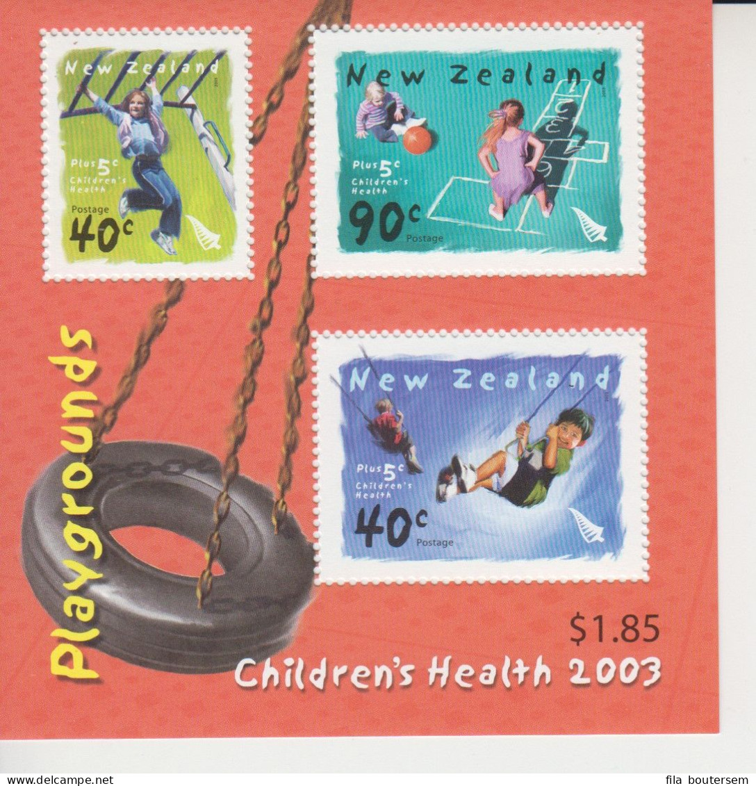 New Zealand : 06/08/2003 (**) BLOC "Childrens Health - Playgrounds" - Blokken & Velletjes