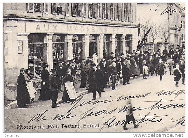 CPA La Sainte-Cécile, Très Animée Dvant "les Magasins Réunis", Phototypie Paul Testart, Epinal - Thaon Les Vosges