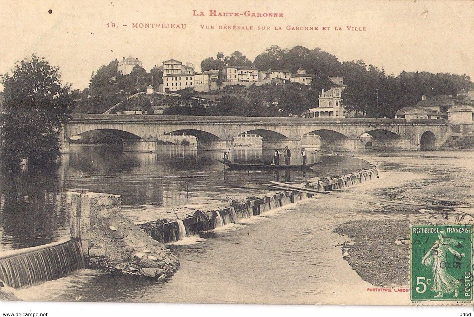 31 . 4 CPA MONTREJEAU . EGLISE, VG SUR LA GARONNE, AVUE DE POLIGNAN, Av De TARBES . - Montréjeau