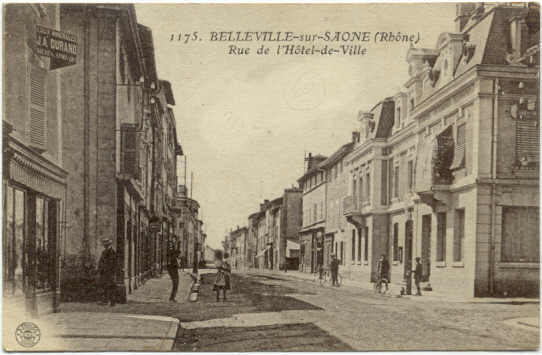 BELLEVILLE-SUR-SAONE - Rue De L'Hôtel De Ville - Belleville Sur Saone