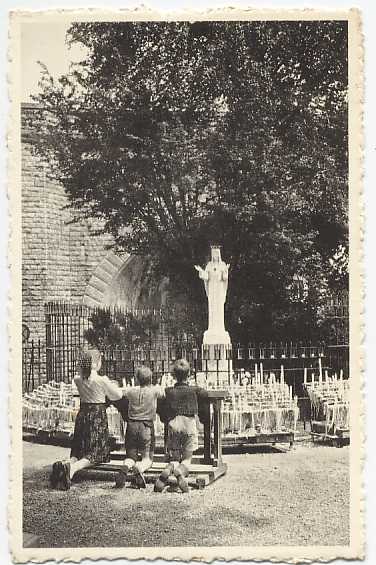 Beauraing - L'Endroit De L'Apparition ( De Plaats Der Verschijning - Der Platz Der Erscheinung ) - Beauraing