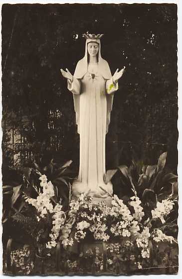 Beauraing - Statue De La Vierge élevée Sur Le Lieu Des Apparitions - Beauraing