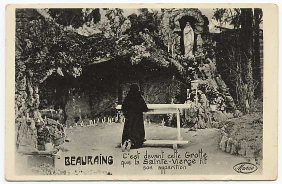 Beauraing - C'est Devant La Grotte Que La Sainte-Vierge Fit Son Apparition - Beauraing