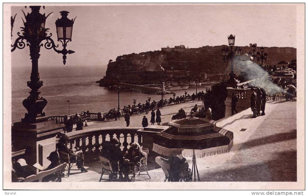 MONTE CARLO [Monaco] - Les Terrasses Du Casino Et Vue Sur Le Rocher De Monaco - Terrassen