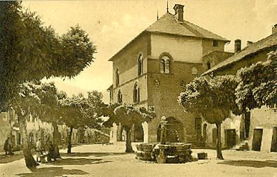 Albertville-Conflans - La Place Et Maison Rouge - Albertville