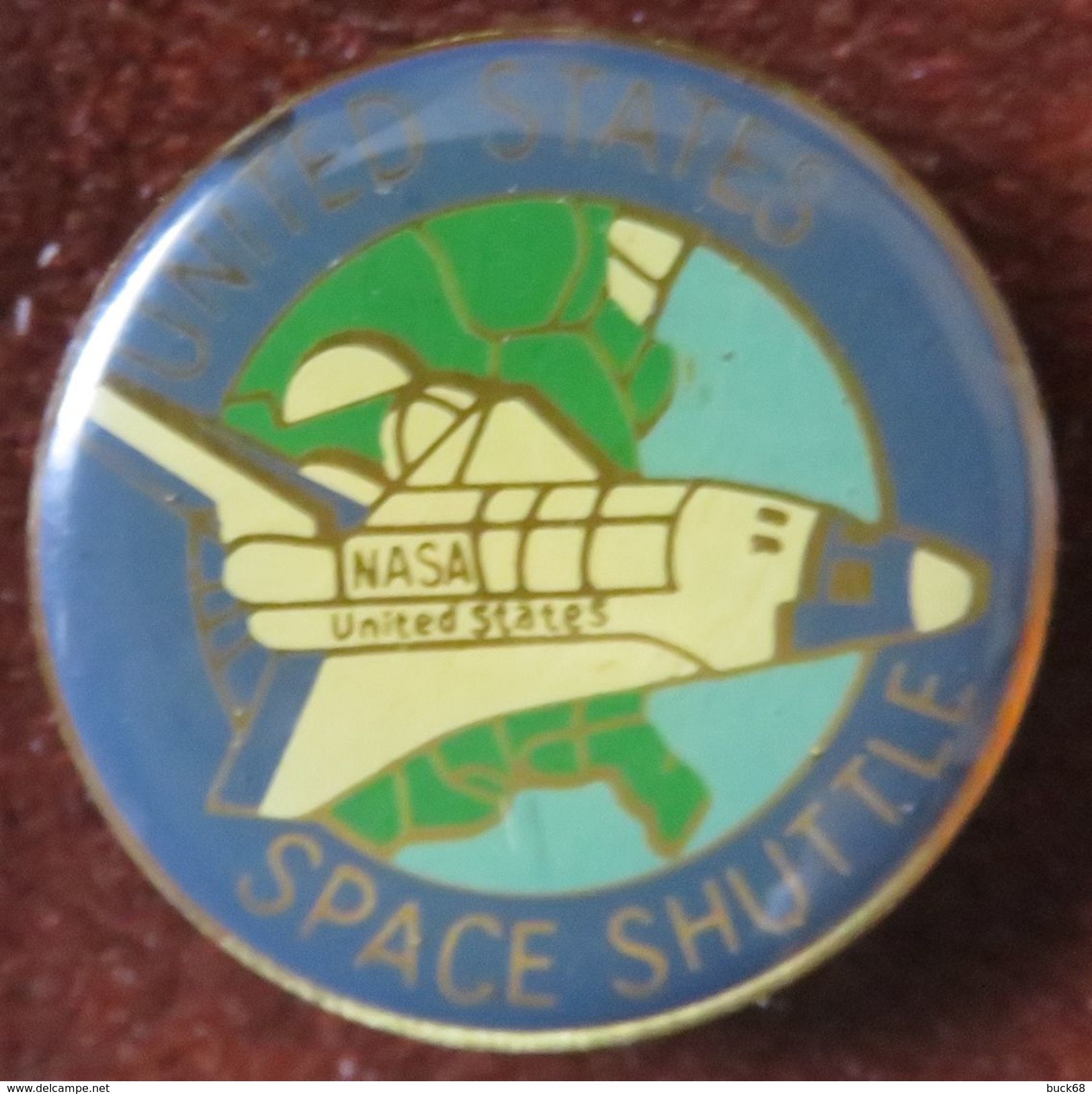 Pin's NASA USA UNITED STATES SHUTTLE Navette Spatiale De La NASA Etats-Unis - Espacio