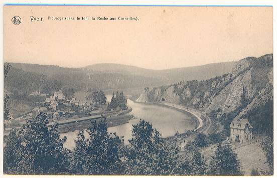 Yvoir Fidevoye ( Dans Le Fond La Roche Aux Corneilles ) - Yvoir