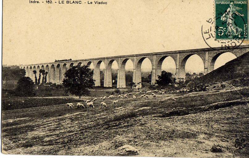 LE BLANC-  1912--LE VIADUC (avec Train , Troupeau Sous Le Viaduc) N°162 - Kunstwerken
