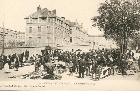 Clermont-Ferrand. Le Marché Aux Puces - Marktplaatsen