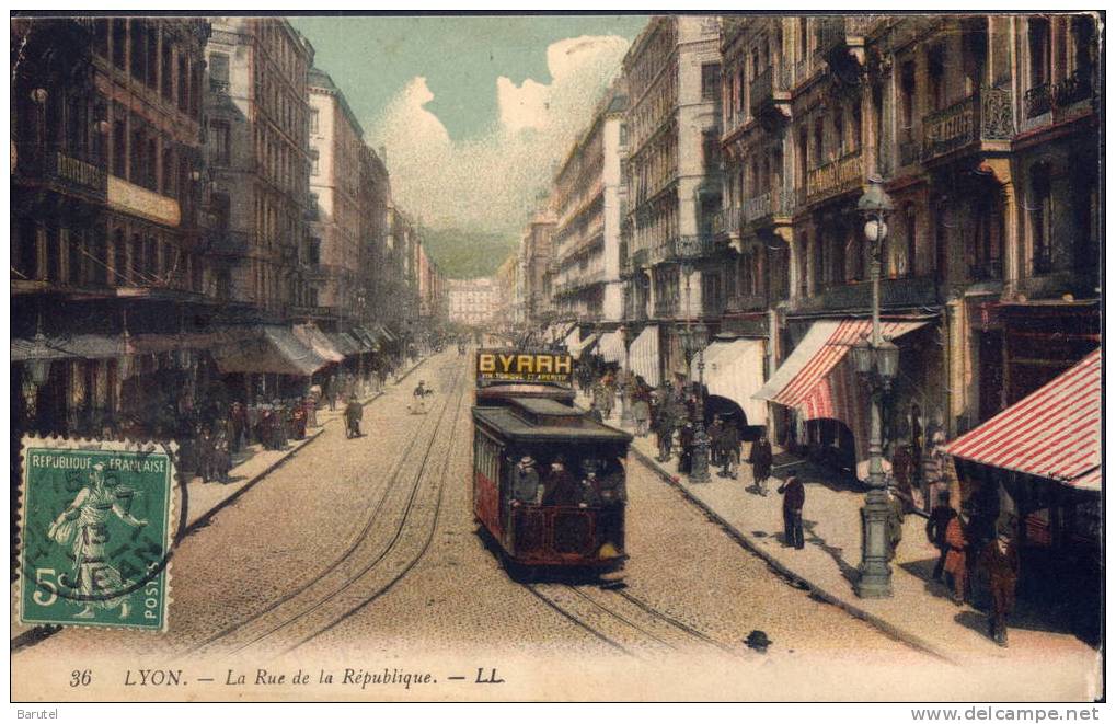 LYON 2 - La Rue De La République - Lyon 2