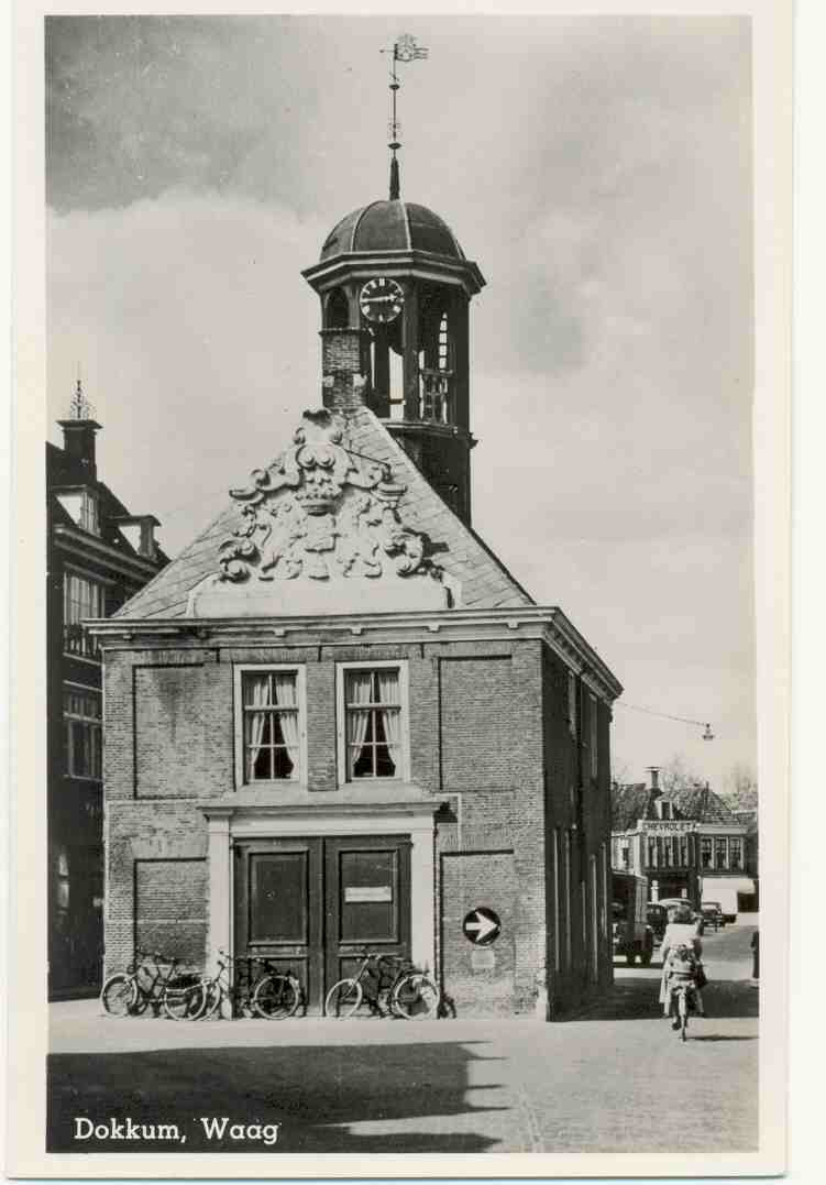 Dokkum , Waag  Rond 1953 , Niet Gelopen  , Zie Scan (ned 86) Fotokaart - Dokkum