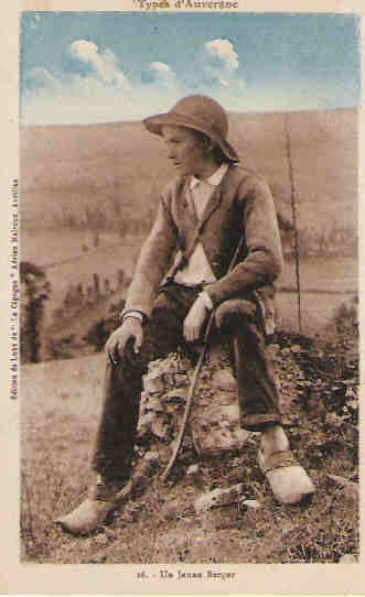 AUVERGNE  Cpa Animée Un Jeune Berger 26 - Personnages