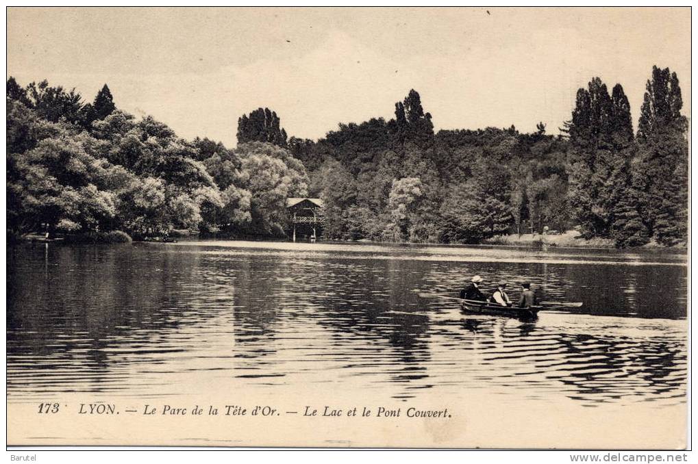 LYON 6 - Parc De La Tête D´Or. Le Lac Et Le Pont Couvert - Lyon 6