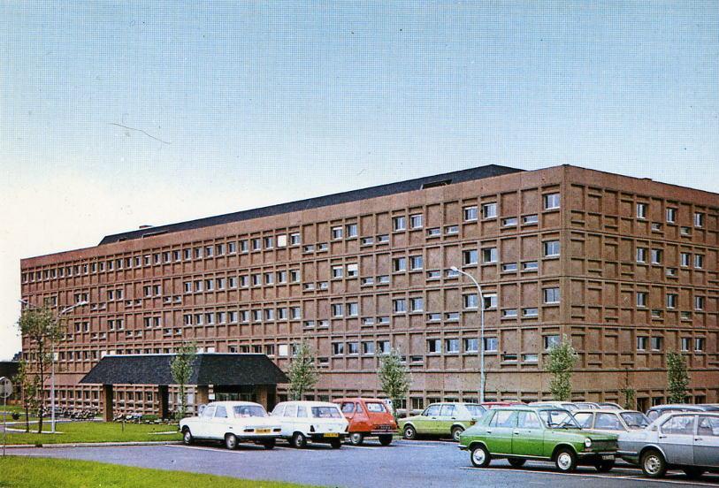 AVESNES SUR HELPE  -  59440    -    Le Centre Hospitalier    -   (des Années 80) - Avesnes Sur Helpe