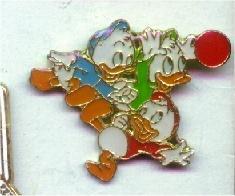 PIN'S DISNEY NEVEUX DE DONALD RIRI FIFI LOULOU (4529) - Disney