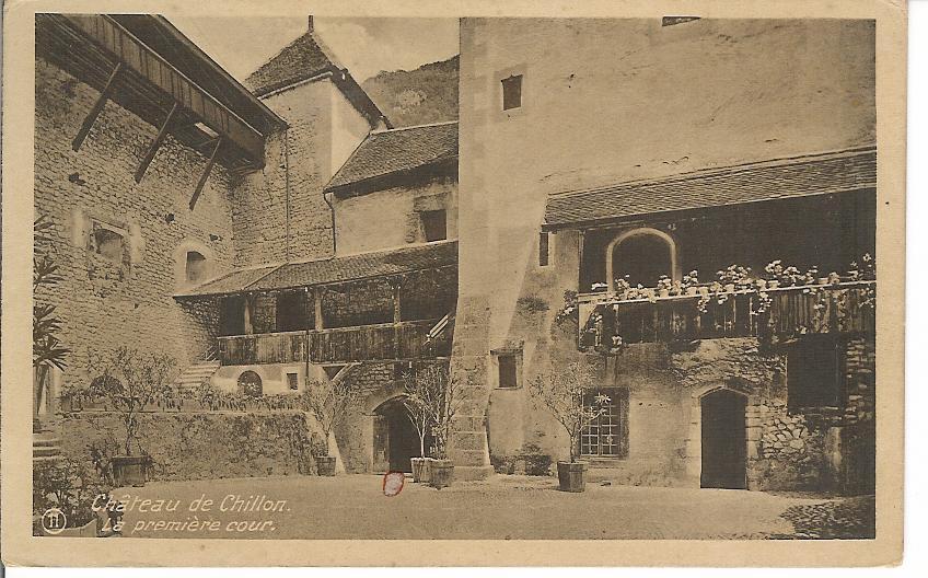 Château De Chillon :la Première Cour - Premier