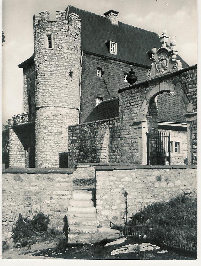 Roeren Chateau Musee De Poterie (b537) - Raeren