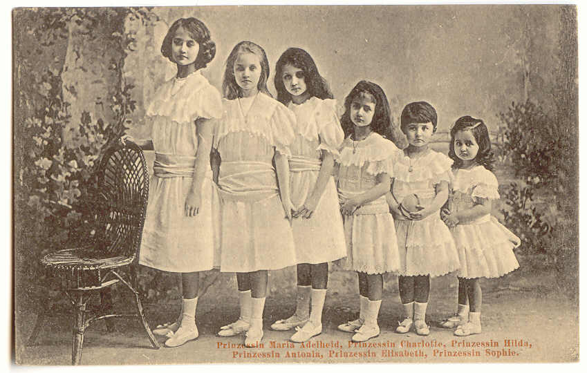 821 -  Princesses - Grossherzogliche Familie
