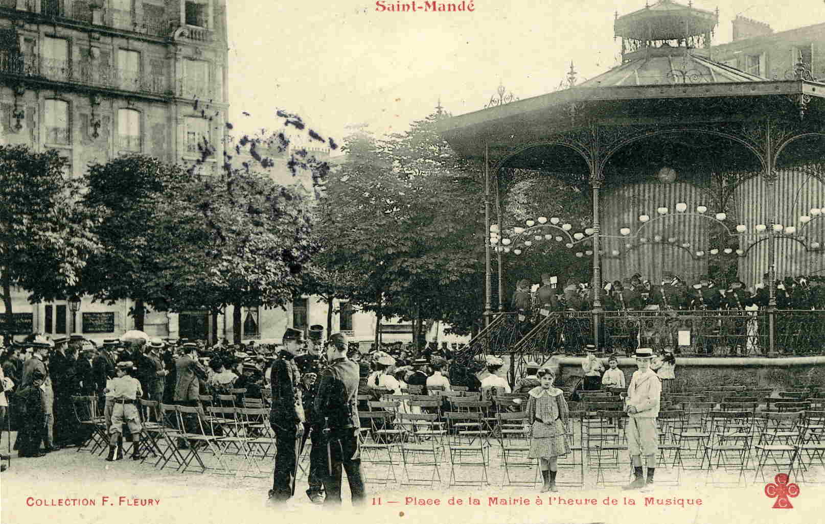 SAINT-MANDE - Place De La Mairie à L'heure De La Musique - Saint Mande