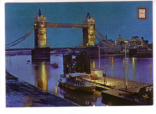CARTE POSTALE DE GRANDE BRETAGNE : LONDON - TOWER BRIDGE AND RIVER THAMES BY NIGHT - River Thames