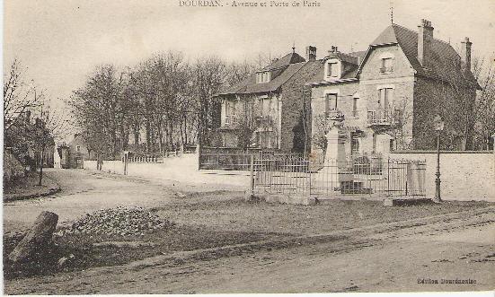 DOURDAN  AVENUE ET PORTE DE PARIS - Dourdan