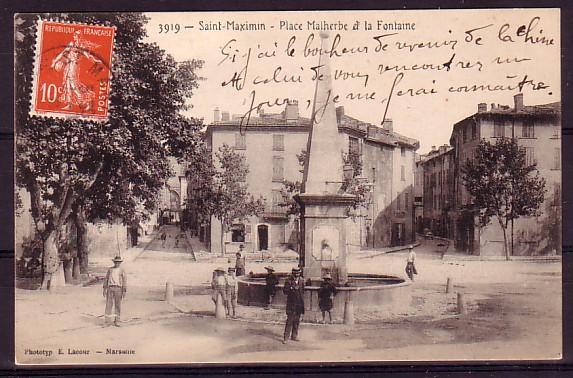 VAR - St Maximin - Place Malherbe Et La Fontaine - Saint-Maximin-la-Sainte-Baume