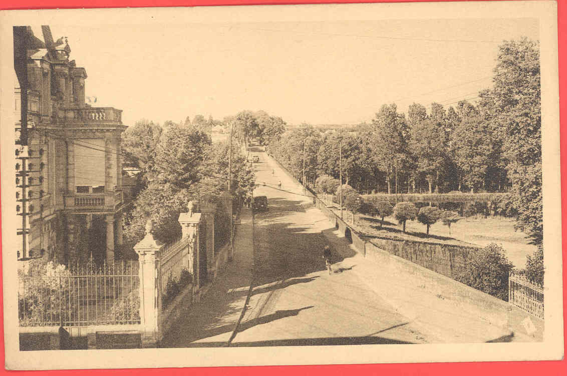 Charmes Perpective Sur Le Pont; Timbre Pétain 1f20 - Charmes