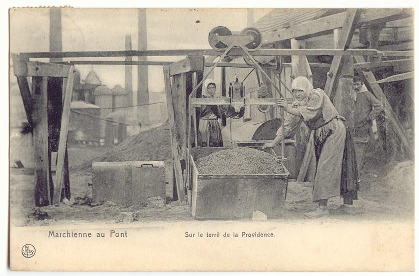 1368 - MARCHIENNE AU PONT  -  Sur Le Terril De La Providence - Industrie