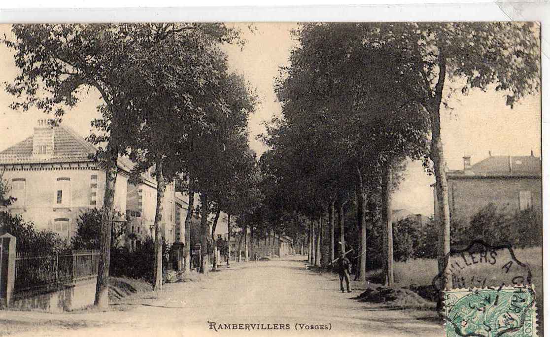 88 RAMBERVILLERS Entrée Du Village, Route D´Epinal, Animée, Cachet Ambulant Rambervillers à Charmes, Ed Rivot 3696, 1905 - Rambervillers