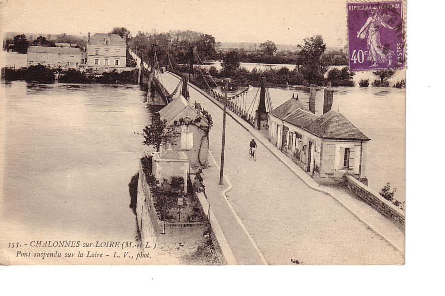 CHALONNES SUR LOIRE (MAINE ET LOIRE) : Pont Suspendu Sur La Loire Avec Cycliste - Chalonnes Sur Loire