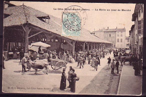 ISERE - La Cote St André - La Halle Un Jour De Marché - La Côte-Saint-André