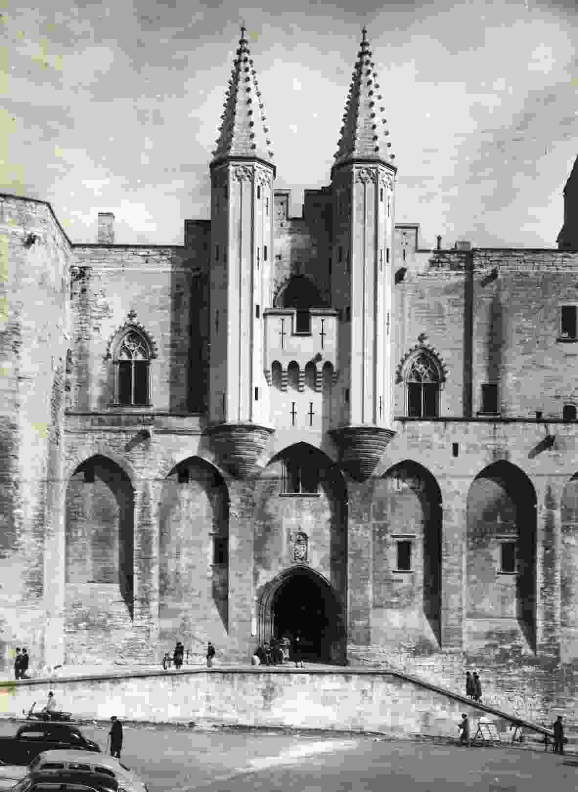 84 - PALAIS DES PAPES - N°7913 - Sm N&b Dentelée - Avignon