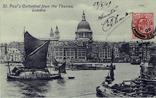 G.B. - LONDON - VIEW OF ST PAUL´S CATHEDRAL FROM THE THAMES - River Thames