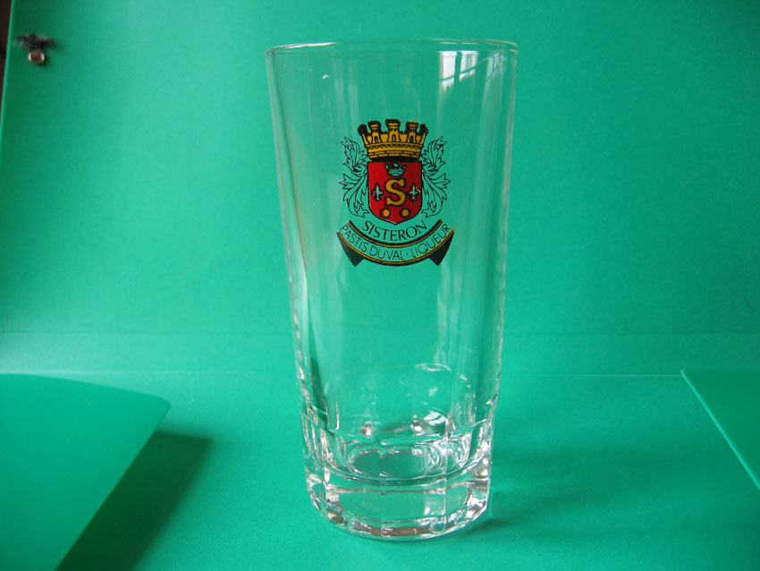 Verre à Pastis Portant Le Blason De Sisteron - Vasos