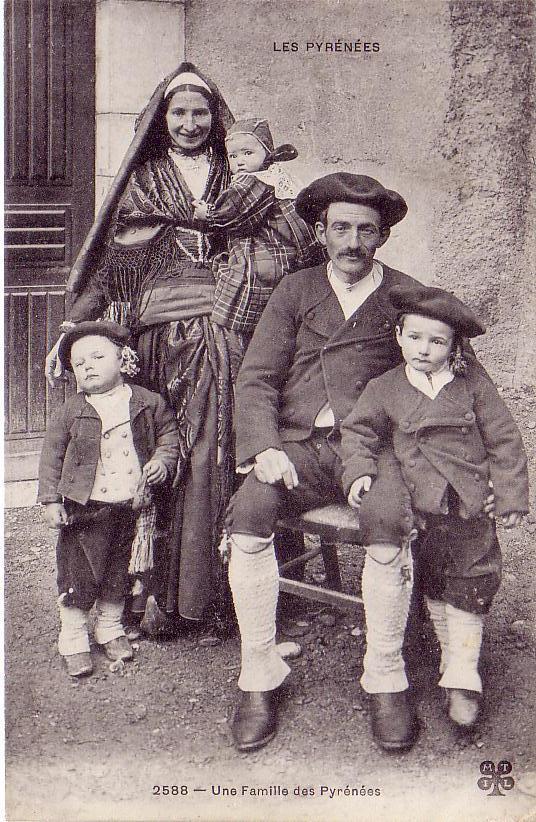 Une Famille Des Pyrénées. - Midi-Pyrénées