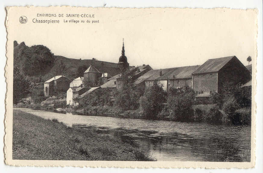 3305 - Environs De Sainte-Cécile - Chassepière - Le Village Vu Du Pont - Florenville