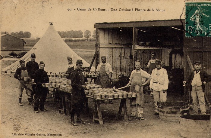 51 051 CAMP DE CHALONS UNE CUISINE - Camp De Châlons - Mourmelon