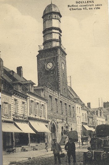 DOULLENS - Beffroi Construit Sous Charles VI - Animation - Doullens