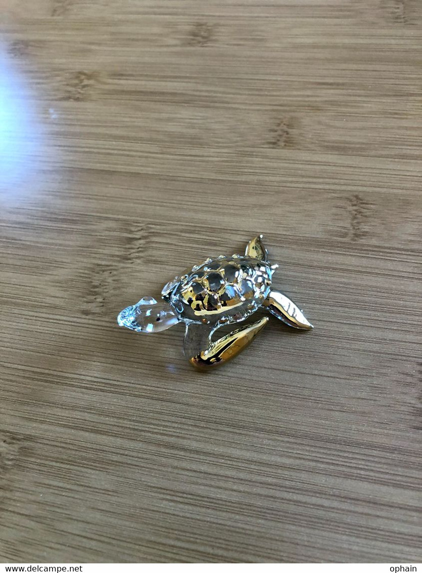 Tortue De Mer En Cristal Plaqué Or 22 Carats - Neuve - Artisanal, Fait Main :- Dimensions: 68 * 60 * 18 Mm - Ref 8086 - Verre & Cristal