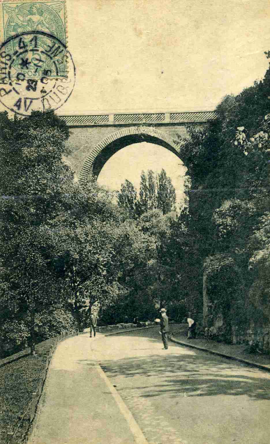 LE PONT DE BRIQUES DES BUTTES - CHAUMONT - ANIMATION G.I N°50 - Arrondissement: 20