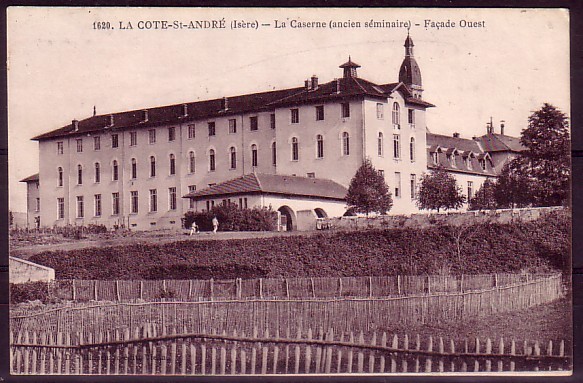 ISERE - La Cote St André - La Caserne - Façade Ouest - La Côte-Saint-André