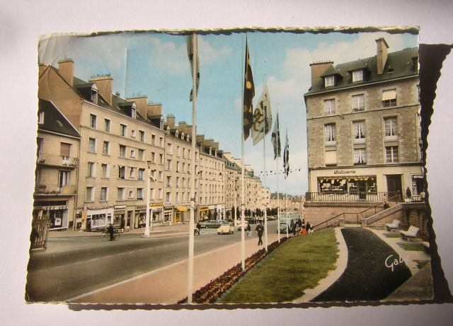 Cpsm   FOUGERES Dentéllée   Bd Général Leclerc Animé  (Oblitération Illustrée  Et Timbre 1964) - Fougeres