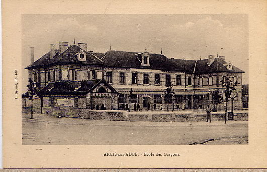 ARCIS  ECOLE DES GARCONS - Arcis Sur Aube