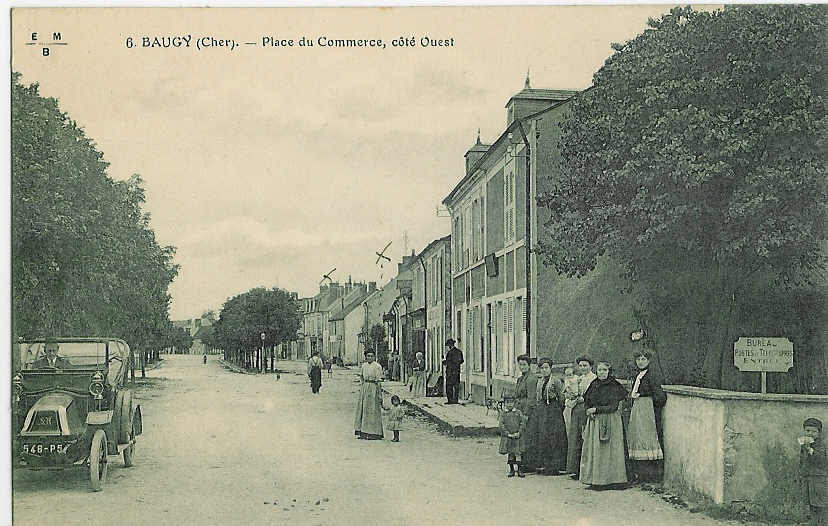 BAUGY - Place Du Commerce, Côté Ouest - Baugy