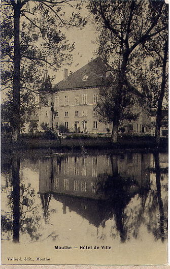 MOUTHE 1907  LA MAIRIE - Mouthe