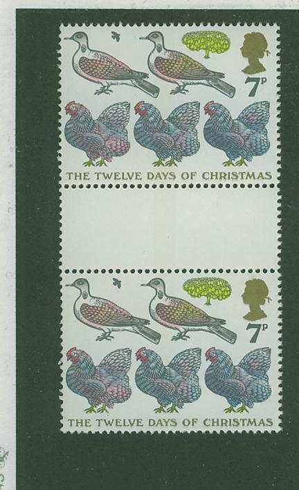 B0758 Chant Des 12 Jours De Noel 2 Touterelles Et 3 Poules Gutter Pair 840 Grande Bretagne 1977 Neuf ** - Unclassified