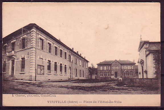 ISERE - Viriville - Place De L'hotel De Ville - Viriville