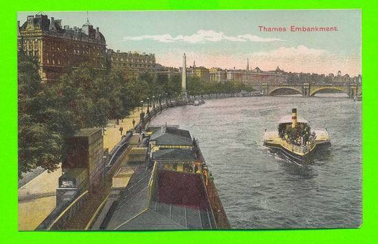 LONDON, UK - THAMES EMBANKMENT -  ANIMATED - - River Thames