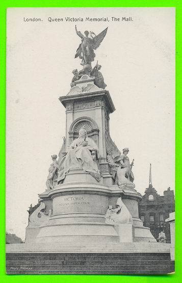 LONDON, UK - QUEEN VICTORIA MEMORIAL - THE MALL - - London Suburbs